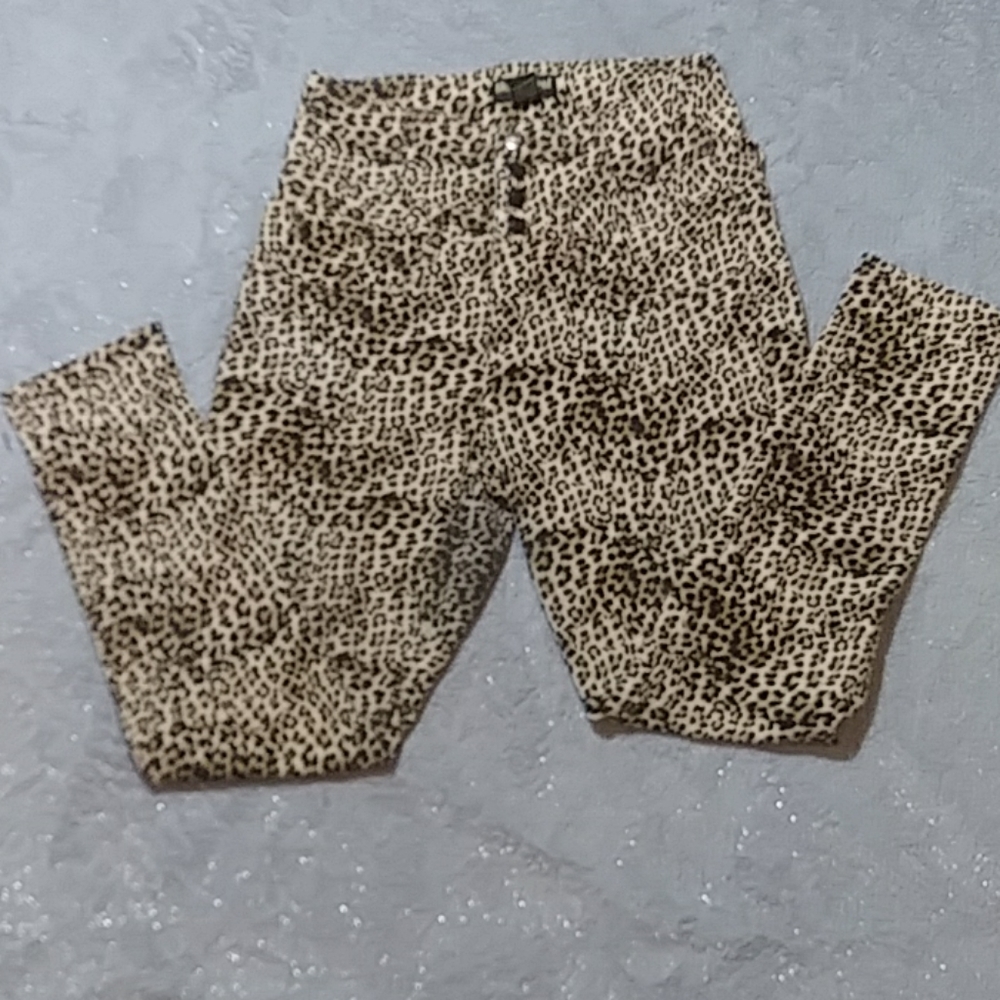 Like an angel leopard print pants size 1x